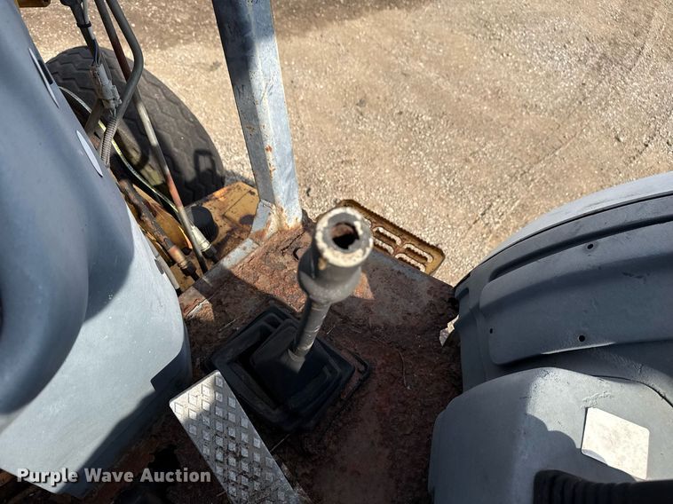 image for item EG5697 1996 New Holland 555E backhoe