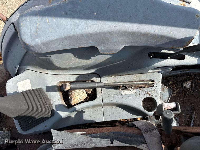 image for item EG5697 1996 New Holland 555E backhoe