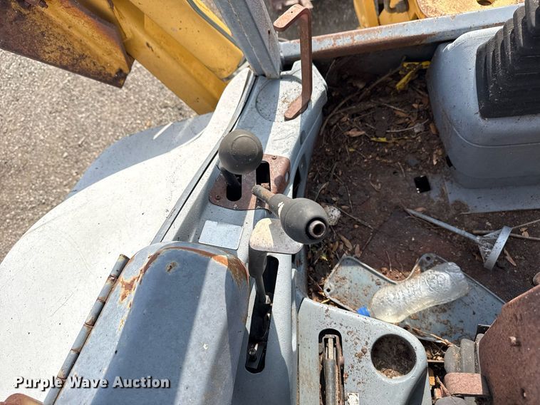 image for item EG5697 1996 New Holland 555E backhoe