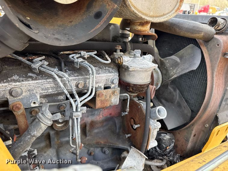 image for item EG5697 1996 New Holland 555E backhoe