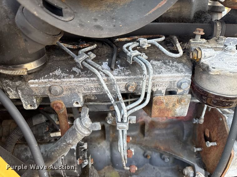 image for item EG5697 1996 New Holland 555E backhoe