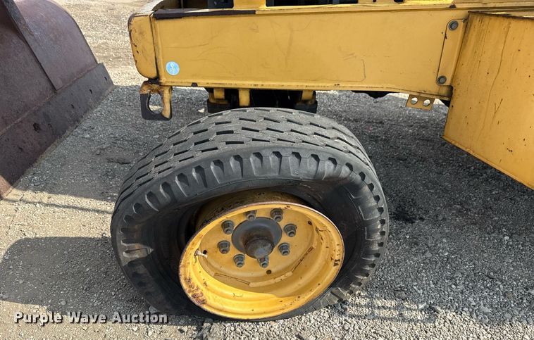 image for item EG5697 1996 New Holland 555E backhoe