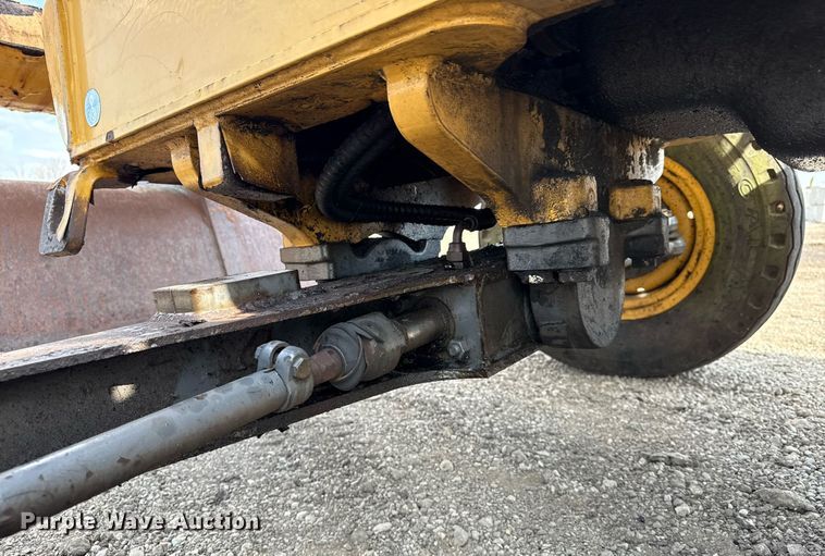 image for item EG5697 1996 New Holland 555E backhoe