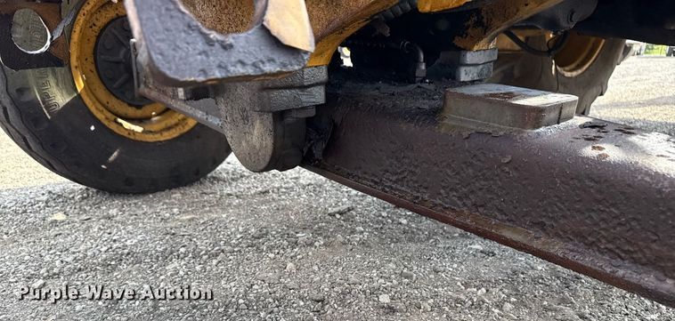 image for item EG5697 1996 New Holland 555E backhoe