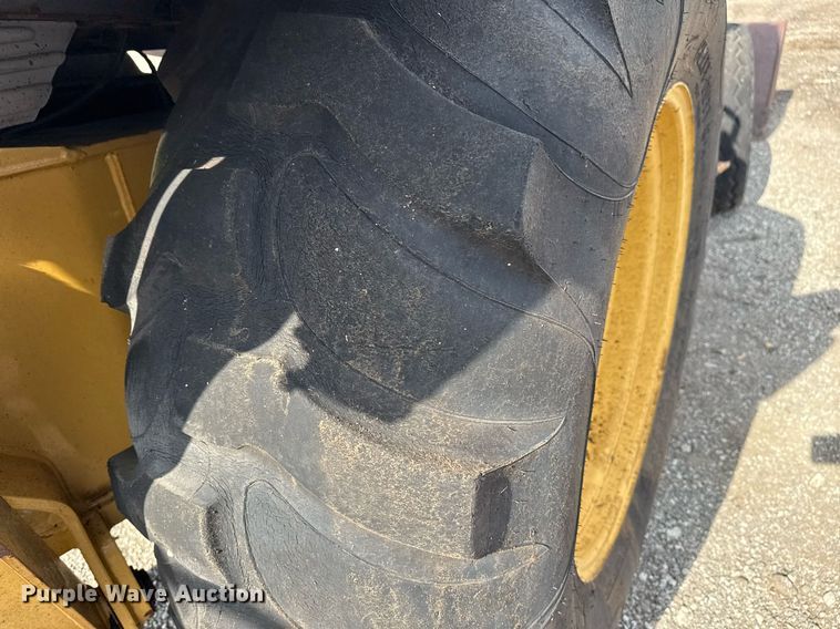 image for item EG5697 1996 New Holland 555E backhoe