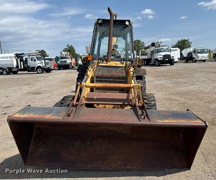 image for item EG5705 1989 Ford 555C backhoe