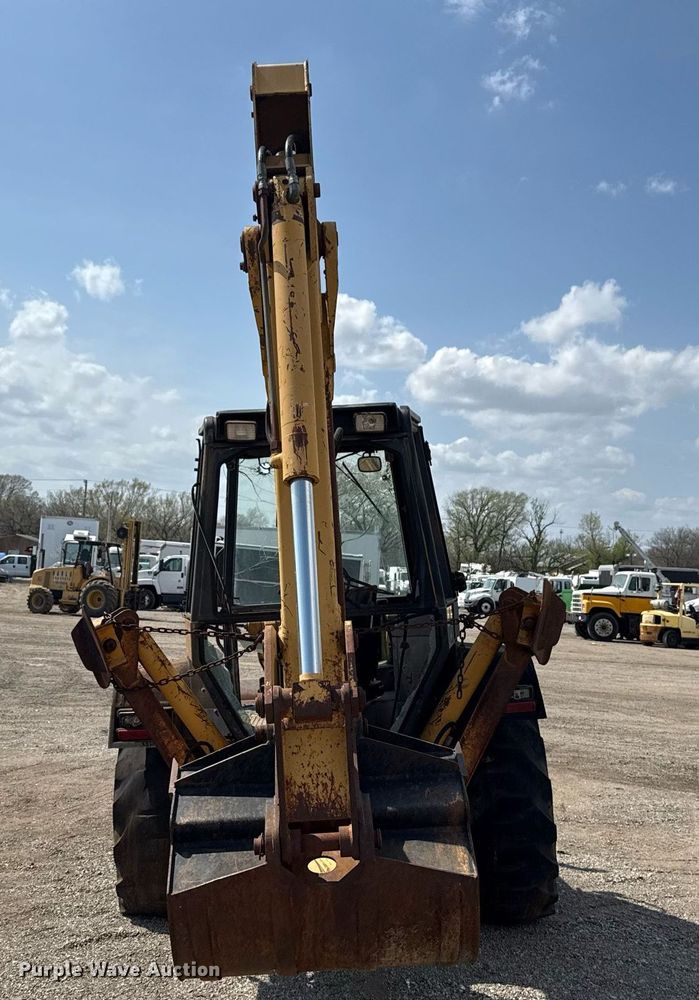 image for item EG5705 1989 Ford 555C backhoe