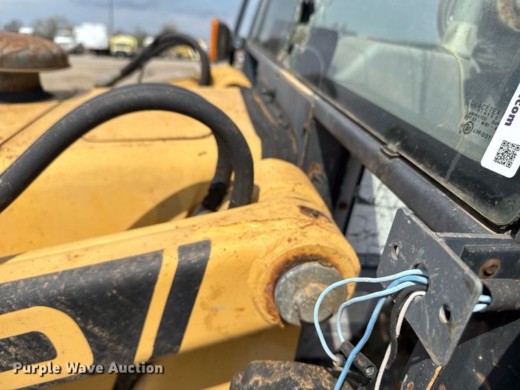 image for item EG5705 1989 Ford 555C backhoe