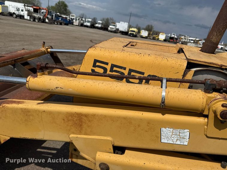 image for item EG5705 1989 Ford 555C backhoe