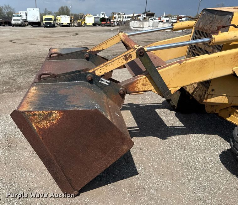 image for item EG5705 1989 Ford 555C backhoe