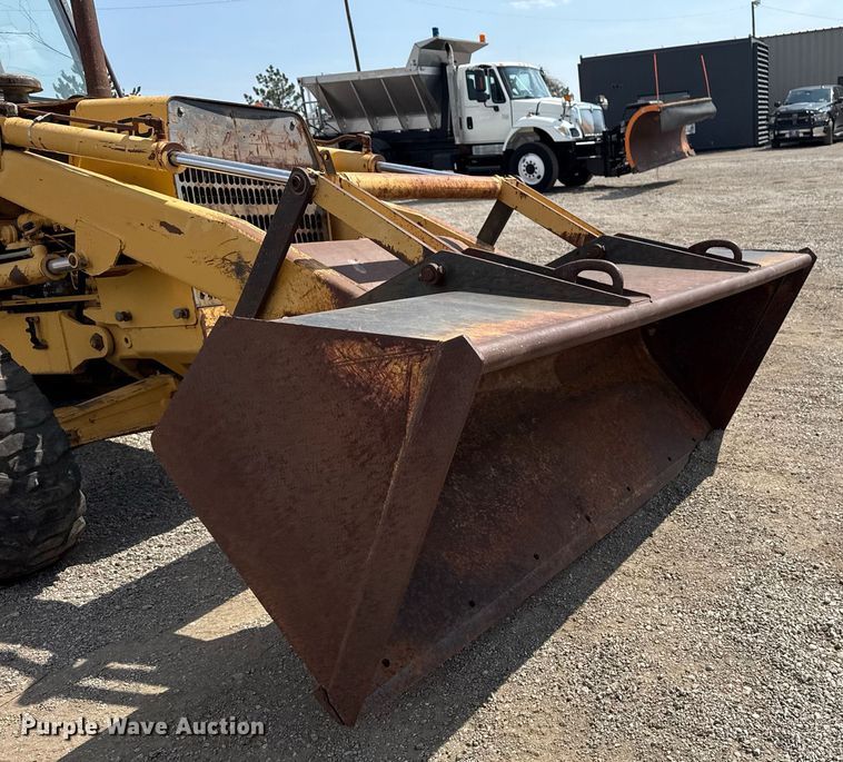 image for item EG5705 1989 Ford 555C backhoe