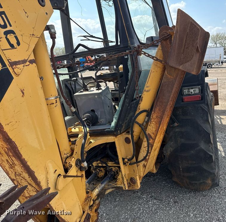 image for item EG5705 1989 Ford 555C backhoe