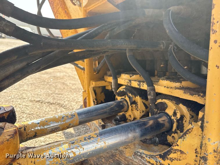 image for item EG5705 1989 Ford 555C backhoe