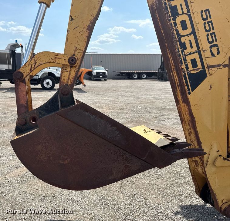 image for item EG5705 1989 Ford 555C backhoe