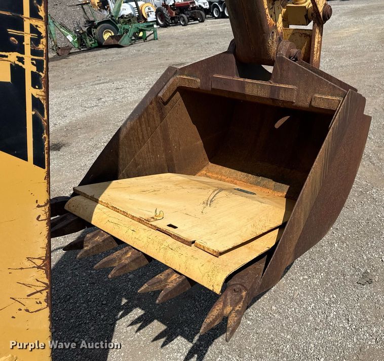 image for item EG5705 1989 Ford 555C backhoe