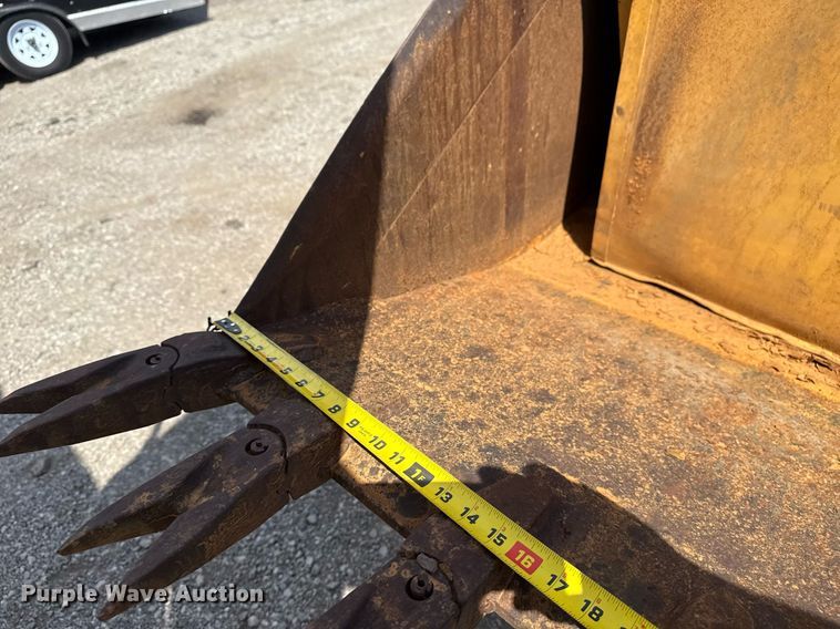 image for item EG5705 1989 Ford 555C backhoe