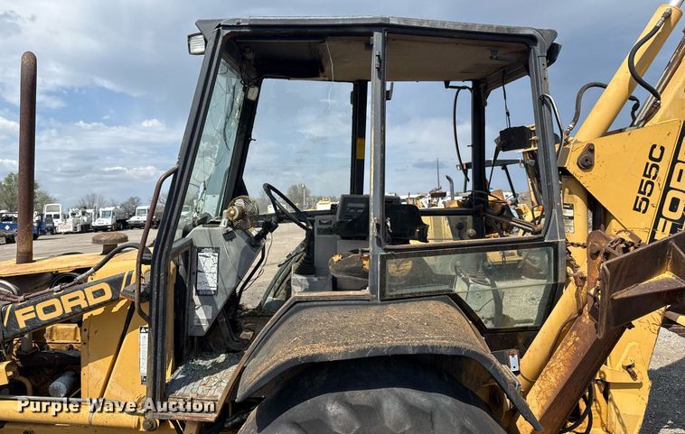 image for item EG5705 1989 Ford 555C backhoe