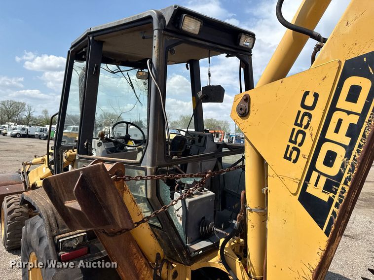 image for item EG5705 1989 Ford 555C backhoe