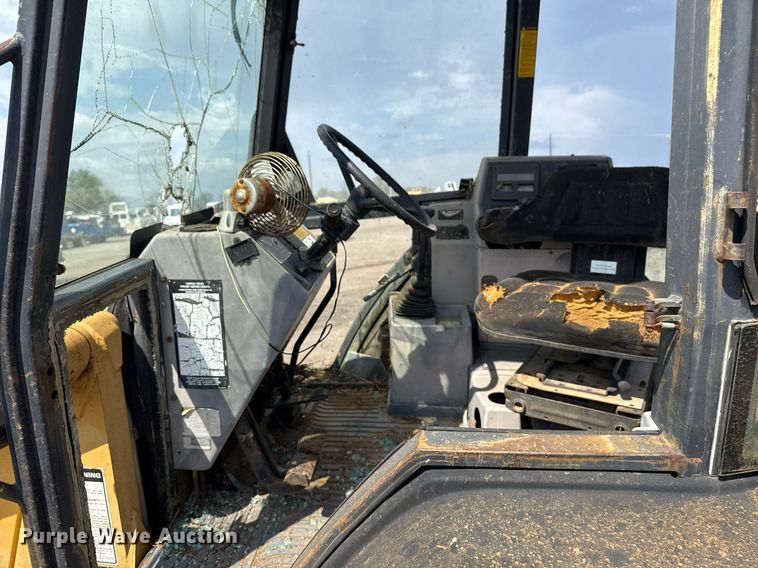 image for item EG5705 1989 Ford 555C backhoe