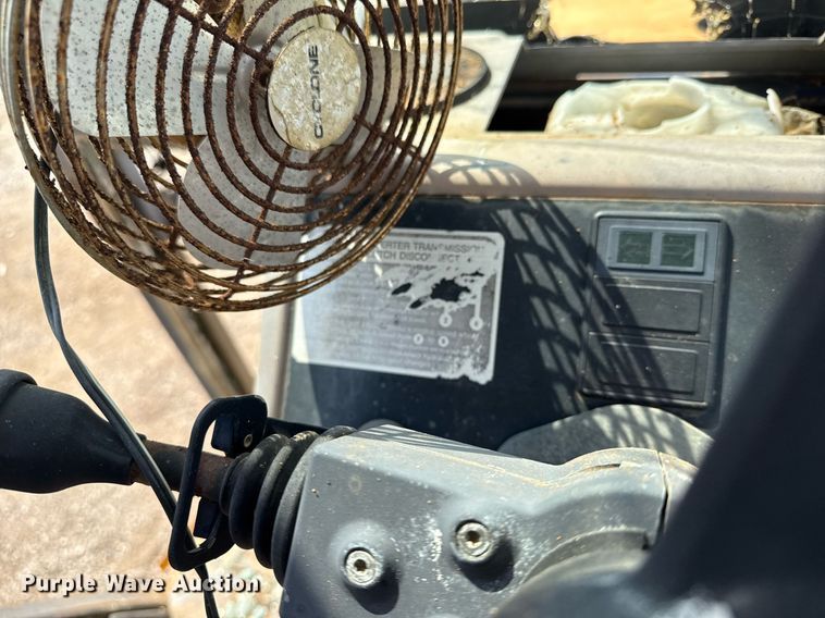 image for item EG5705 1989 Ford 555C backhoe