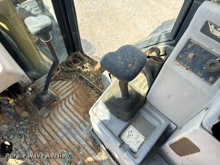 image for item EG5705 1989 Ford 555C backhoe