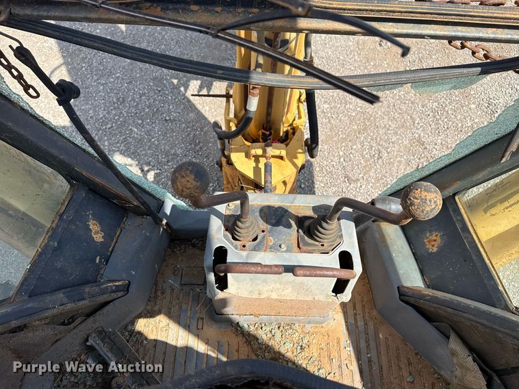 image for item EG5705 1989 Ford 555C backhoe