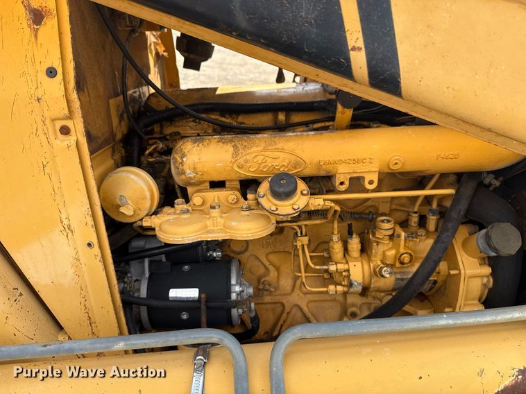 image for item EG5705 1989 Ford 555C backhoe