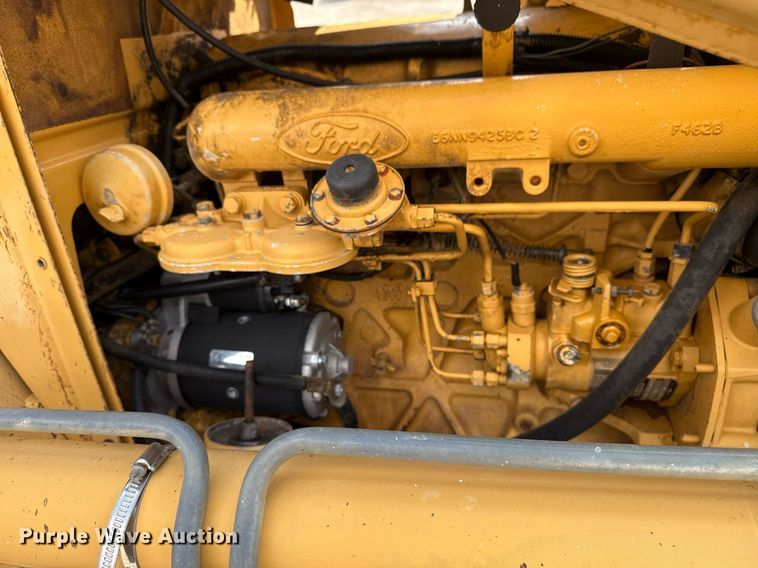 image for item EG5705 1989 Ford 555C backhoe