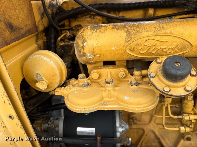 image for item EG5705 1989 Ford 555C backhoe