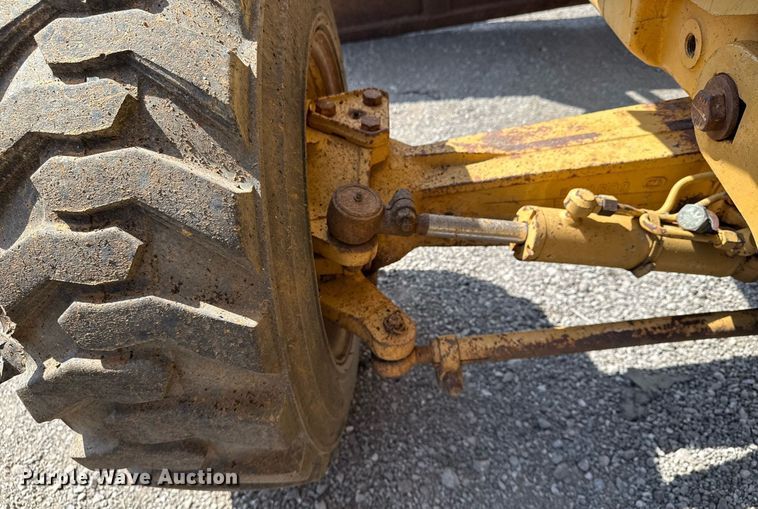 image for item EG5705 1989 Ford 555C backhoe