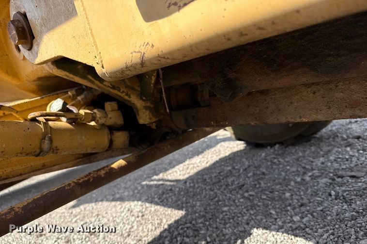 image for item EG5705 1989 Ford 555C backhoe