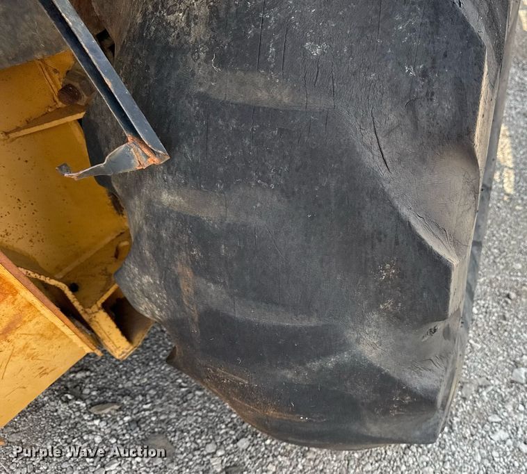 image for item EG5705 1989 Ford 555C backhoe