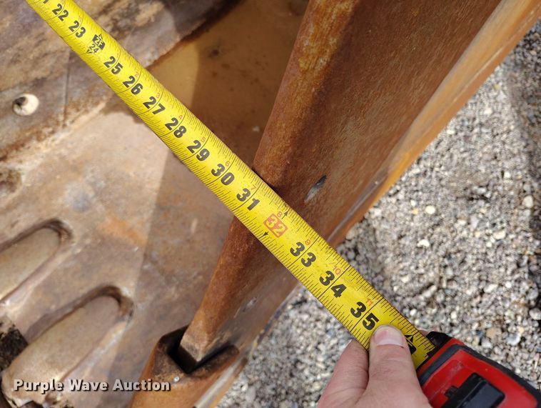 image for item EH0202 Caterpillar 36