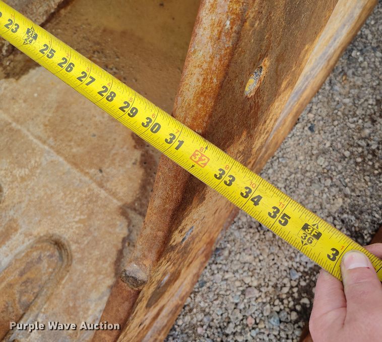 image for item EH0203 Caterpillar 36