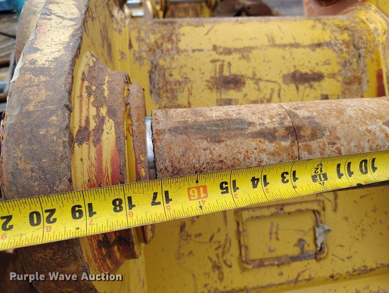 image for item EH0203 Caterpillar 36