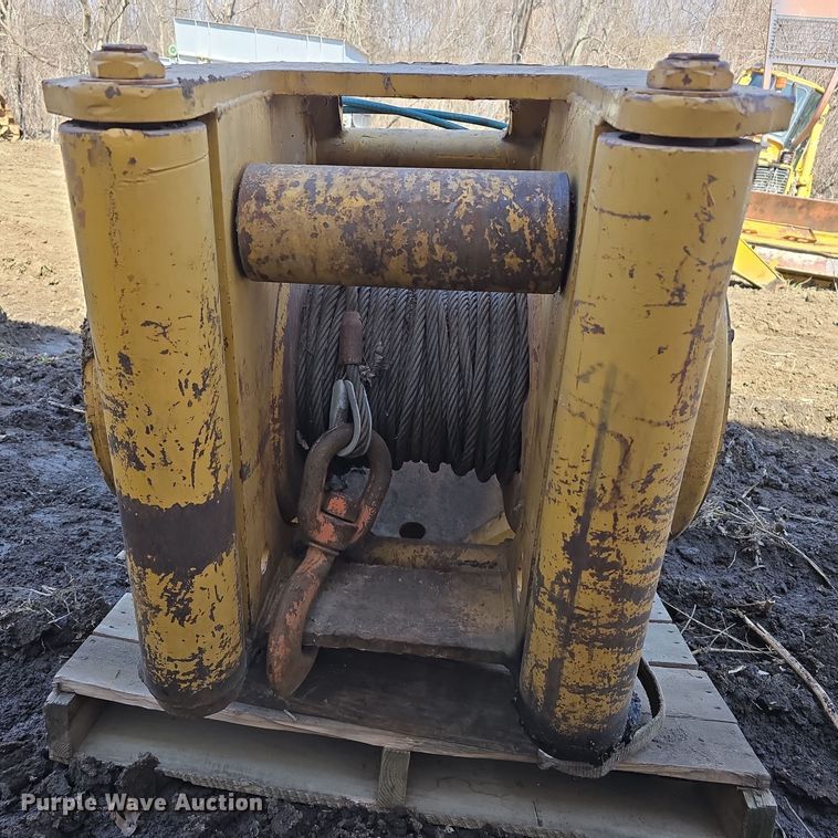 image for item EH8697 Paccar Winch PA55-D00110 winch