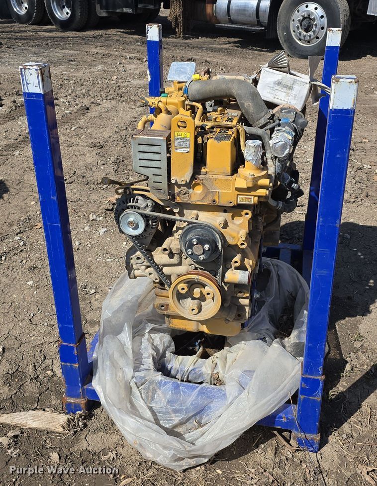 image for item EH8702 Caterpillar C3.3B engine