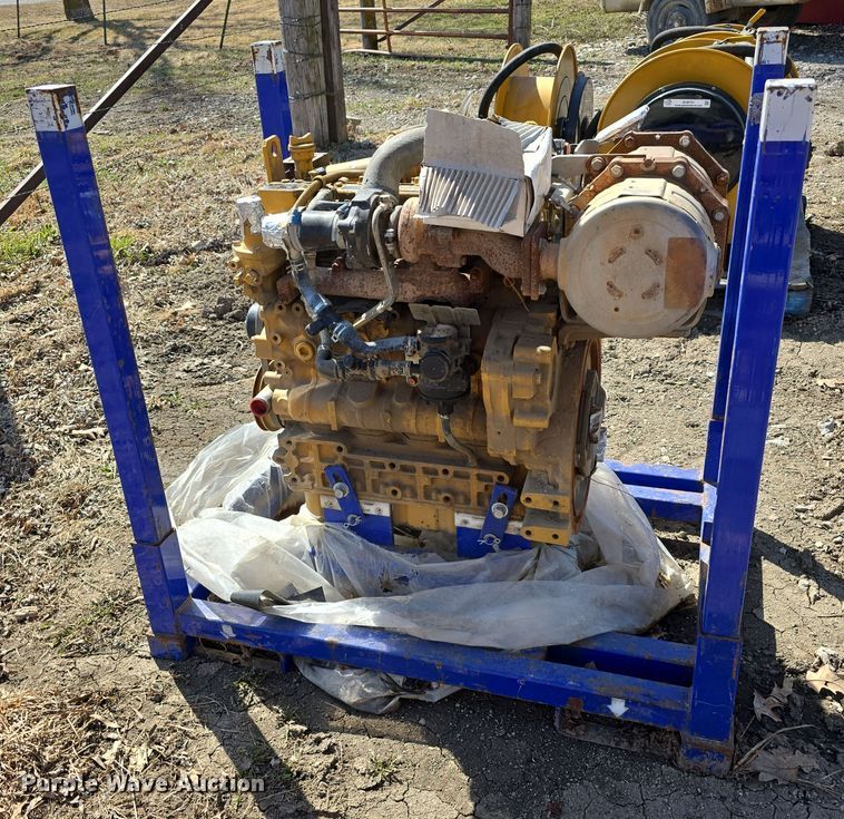 image for item EH8702 Caterpillar C3.3B engine