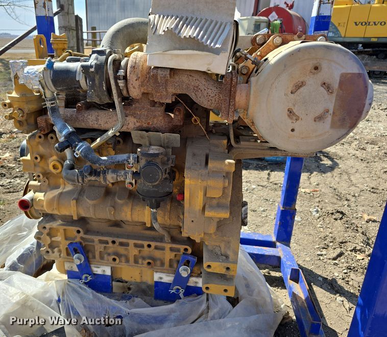 image for item EH8702 Caterpillar C3.3B engine