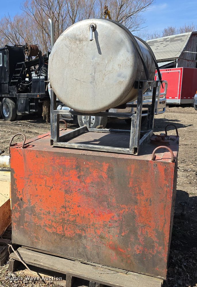 image for item EH8703 (4) tanks