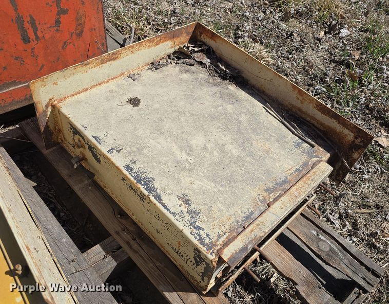 image for item EH8703 (4) tanks