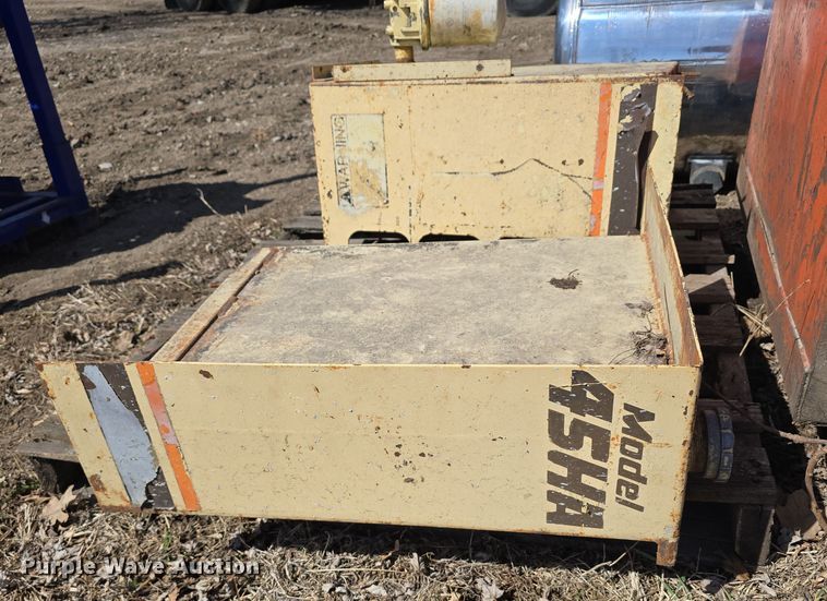 image for item EH8703 (4) tanks