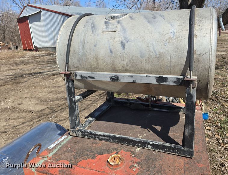 image for item EH8703 (4) tanks