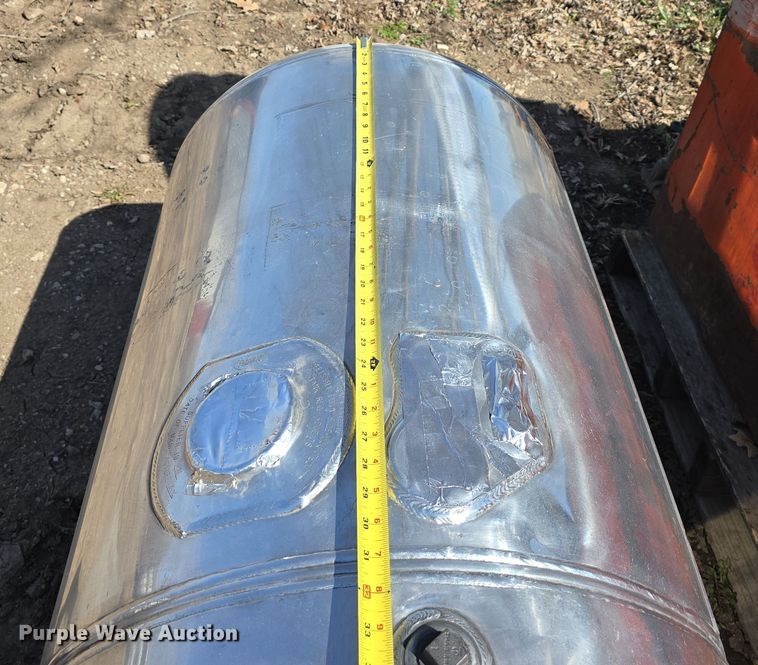 image for item EH8703 (4) tanks