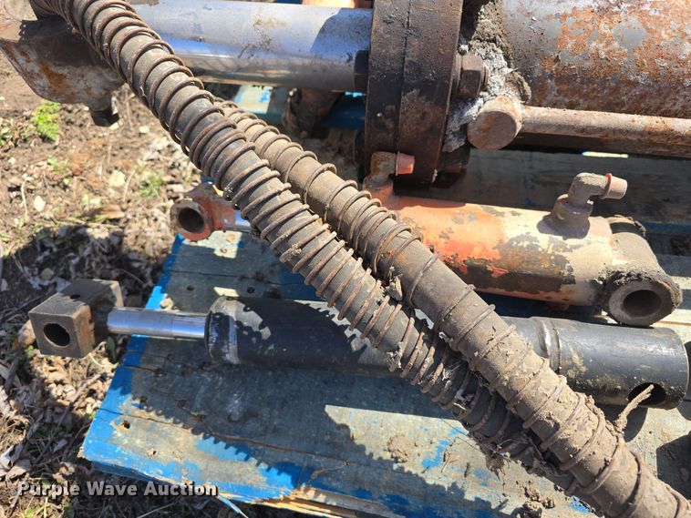 image for item EH8704 (13) hydraulic cylinders