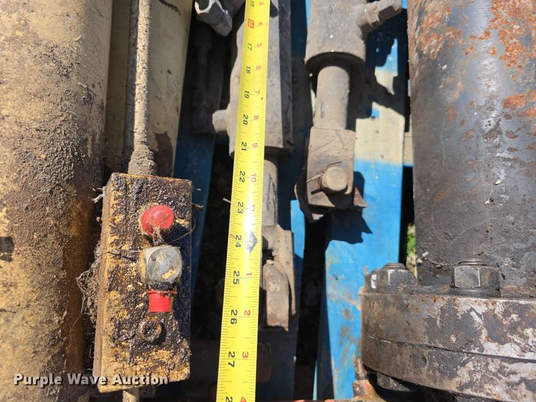 image for item EH8704 (13) hydraulic cylinders