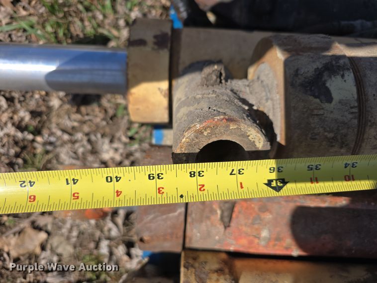 image for item EH8704 (13) hydraulic cylinders