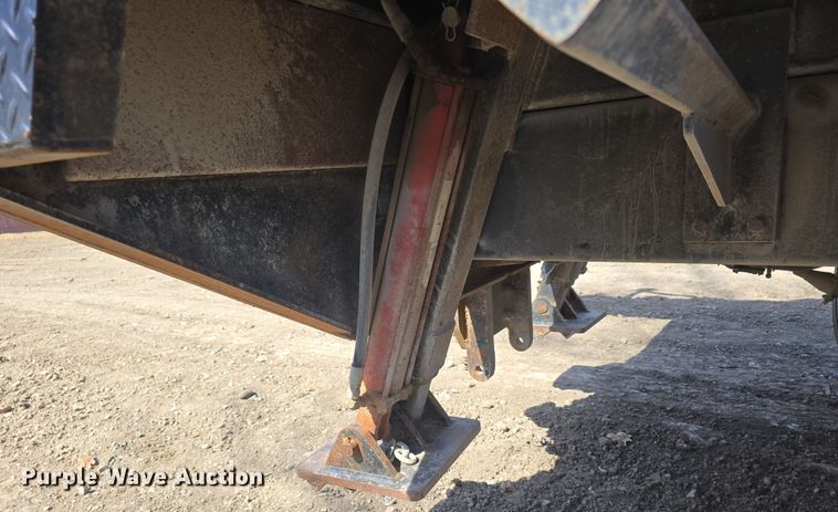 image for item EH8706 pickup/laydown machine bed