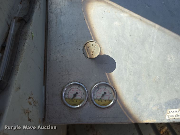 image for item EH8706 pickup/laydown machine bed