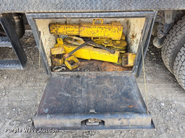 image for item EH8706 pickup/laydown machine bed